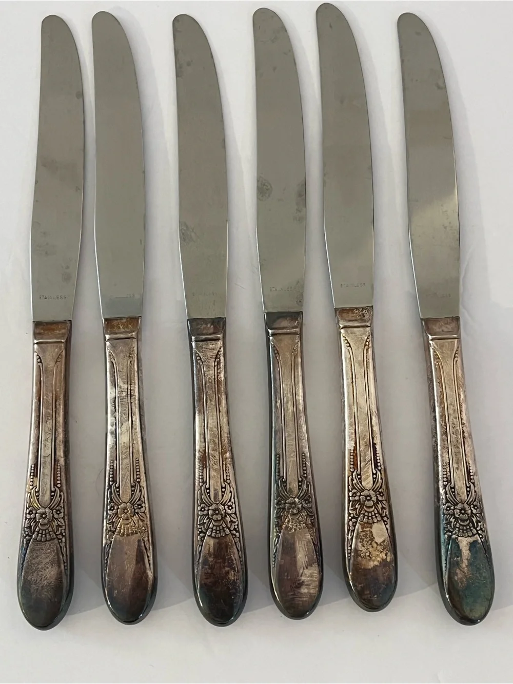 Wm Rogers IS Silver-plated Flatware Set 20 Pieces 1940 Beloved w/Guarantee Paper